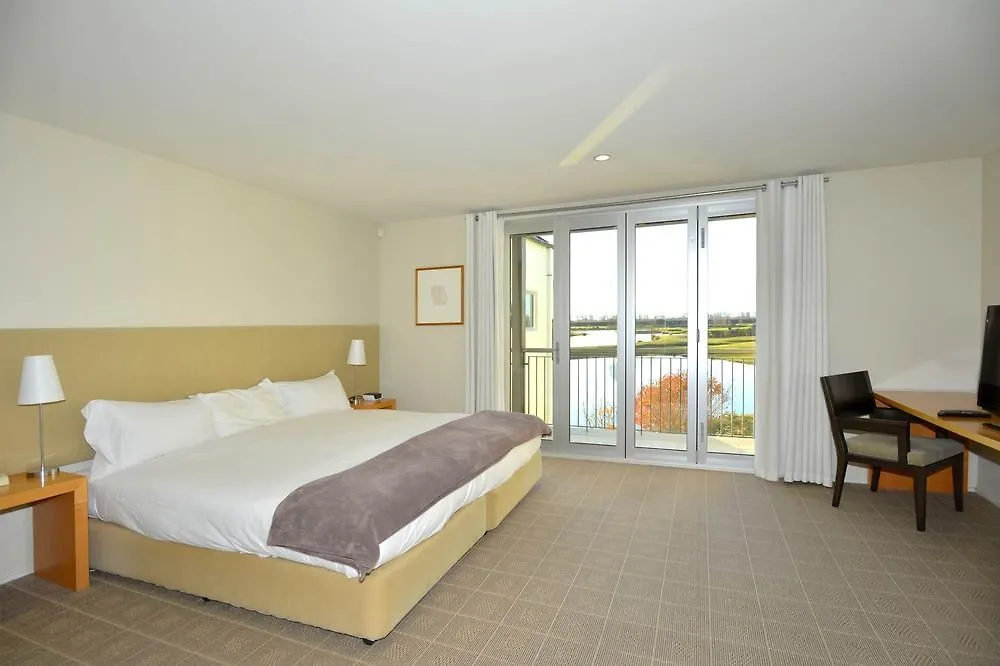 Peppers Clearwater Resort Christchurch 4*,